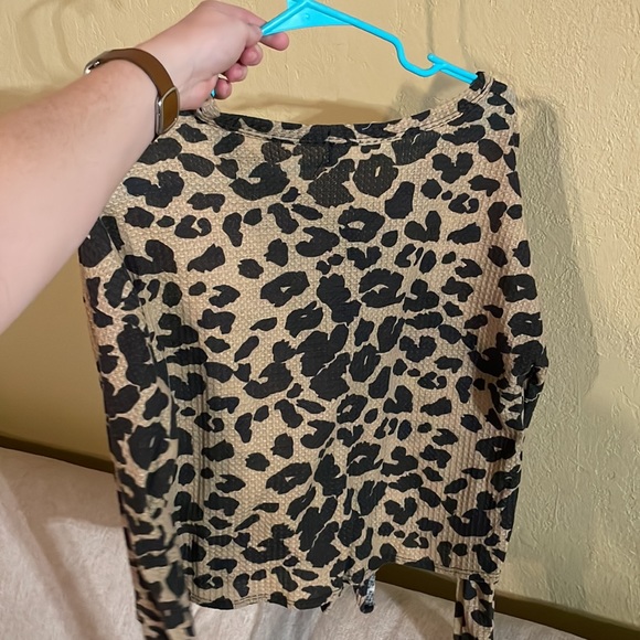 Leopard Print Waffle Long Sleeve, Tied at bottom - Picture 4 of 5